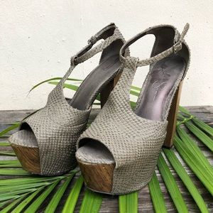 Faux Python Platforms